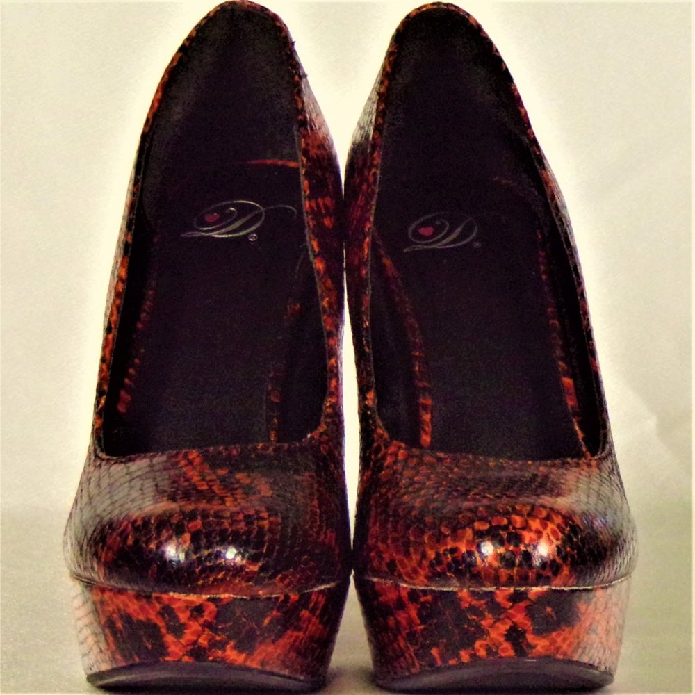 DELICIOUS size 8.5 orange/black faux-snakeskin ultra-high-heel platform pumps - Picture 5 of 14